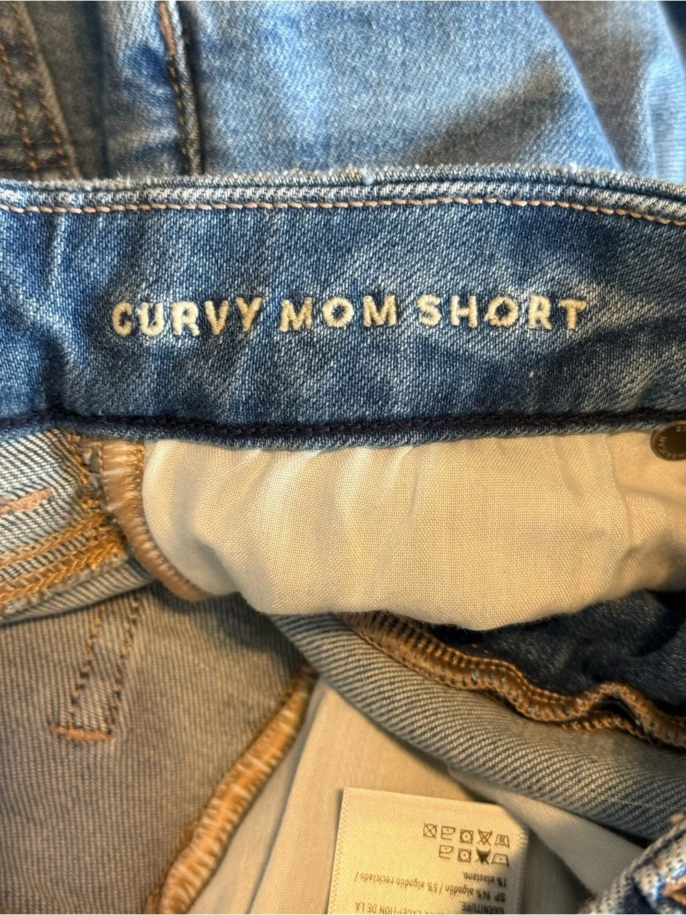 American Eagle Curvy Mom Denim Shorts Light Wash Size 2 High Rise